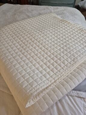 💥 South shore Fine Linens Ivory Comforter Wrinkle & Fade Resistant 98x98 cu